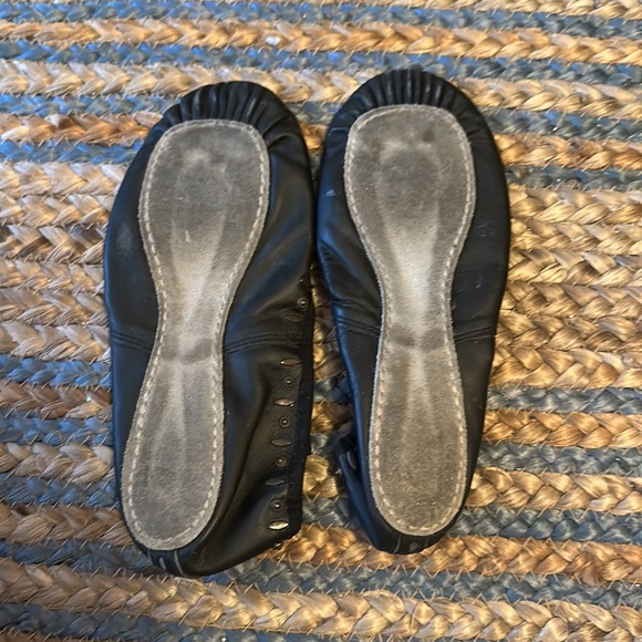 Capezio studded ballet shoes - Picture 2 of 3